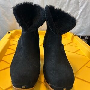 UGG Black Suede Lynne’s Clog Booties